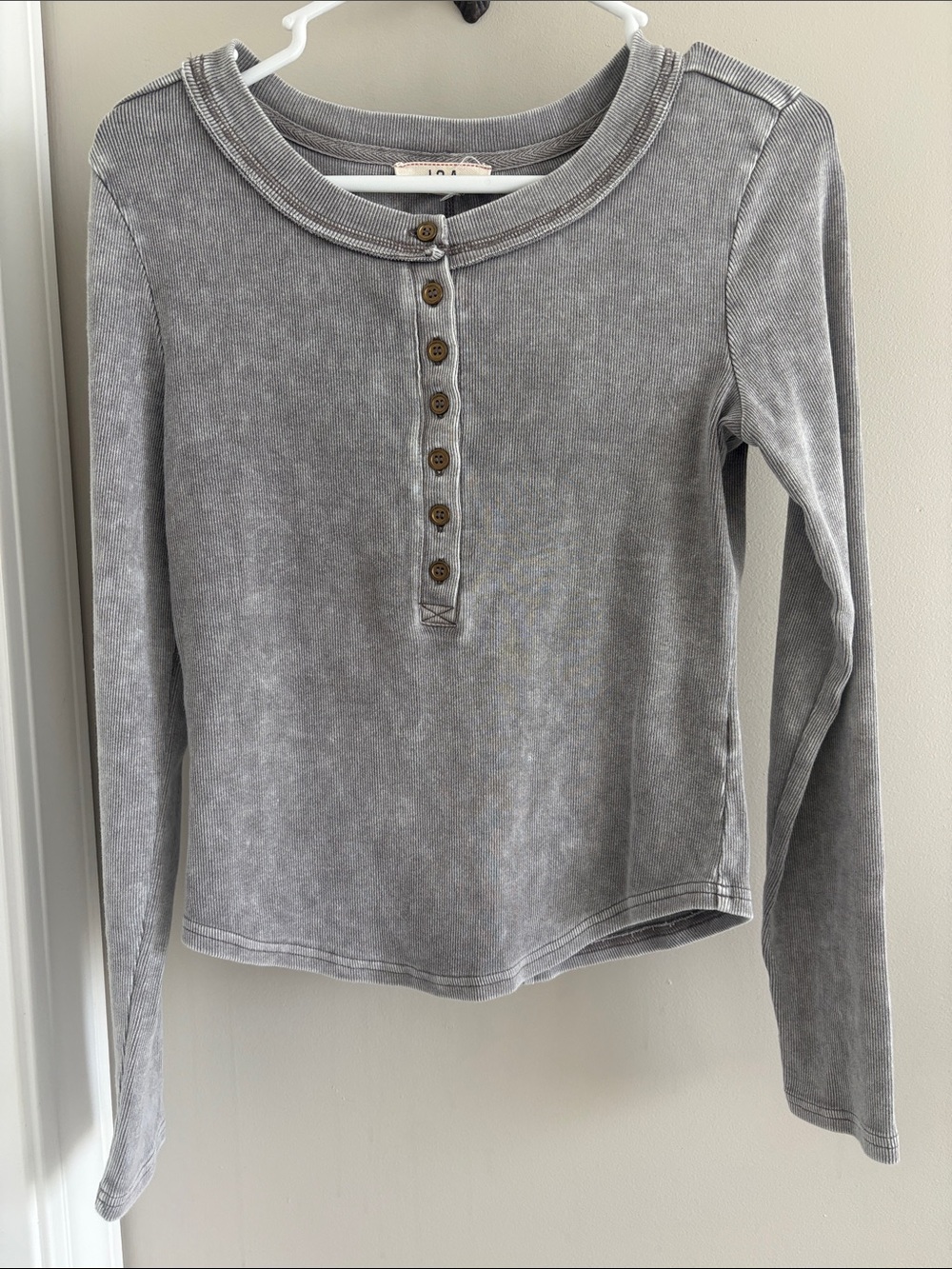 J.O.A. Washed Long Sleeve Ribbed Henley Knit Top Style J5FT1037 Grey Sz Large
